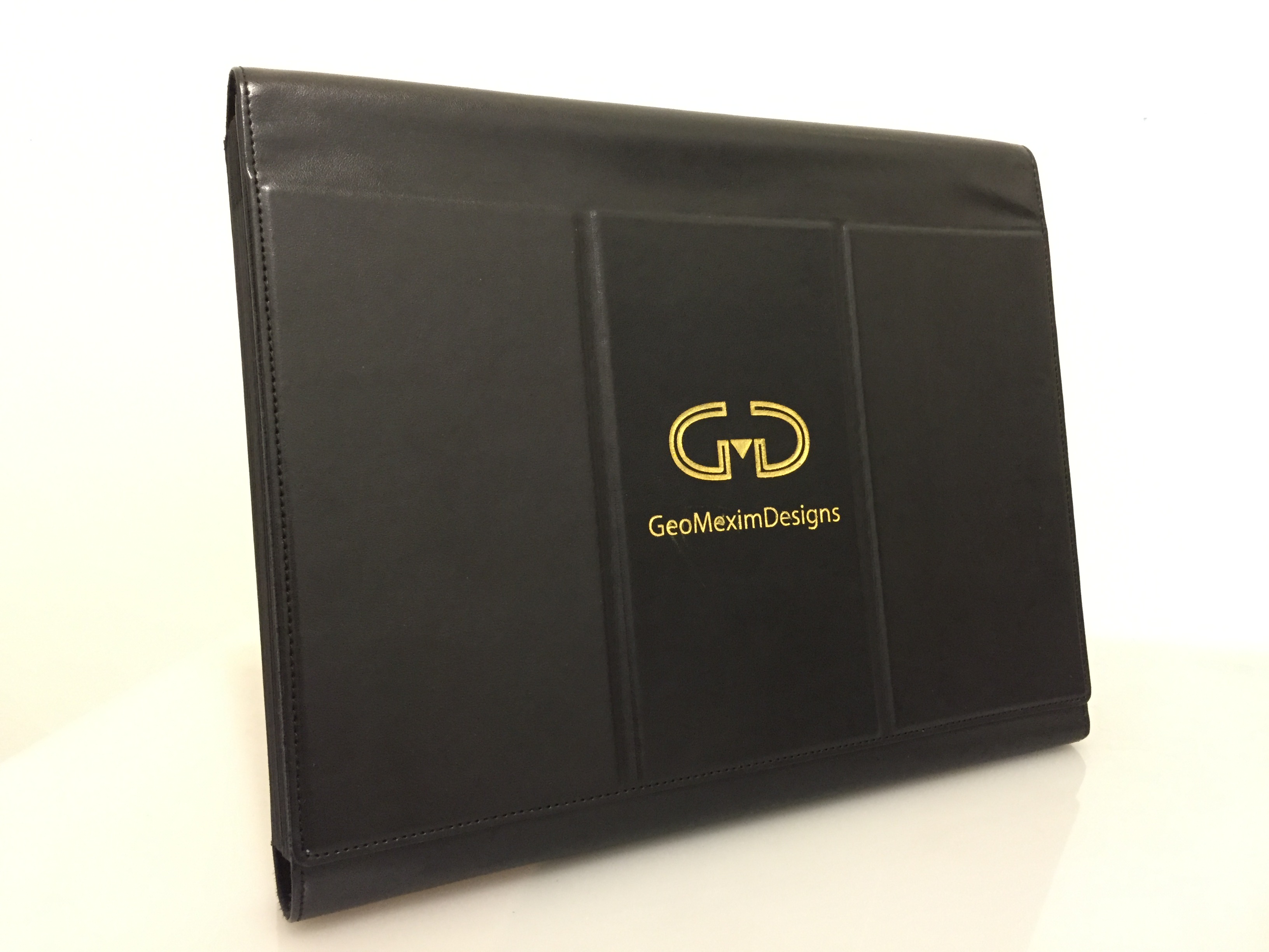 Laser-CutZ  Leather presentation folder case laser engraving and gold  color infill